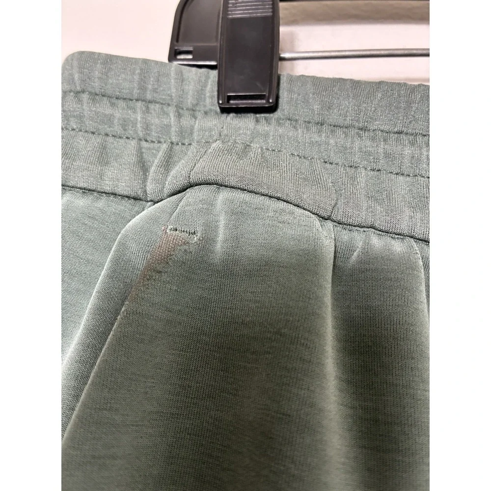 lululemon becalm mid-rise wide-leg pant Sz 12 Green Has Slight Wear On Pockets
